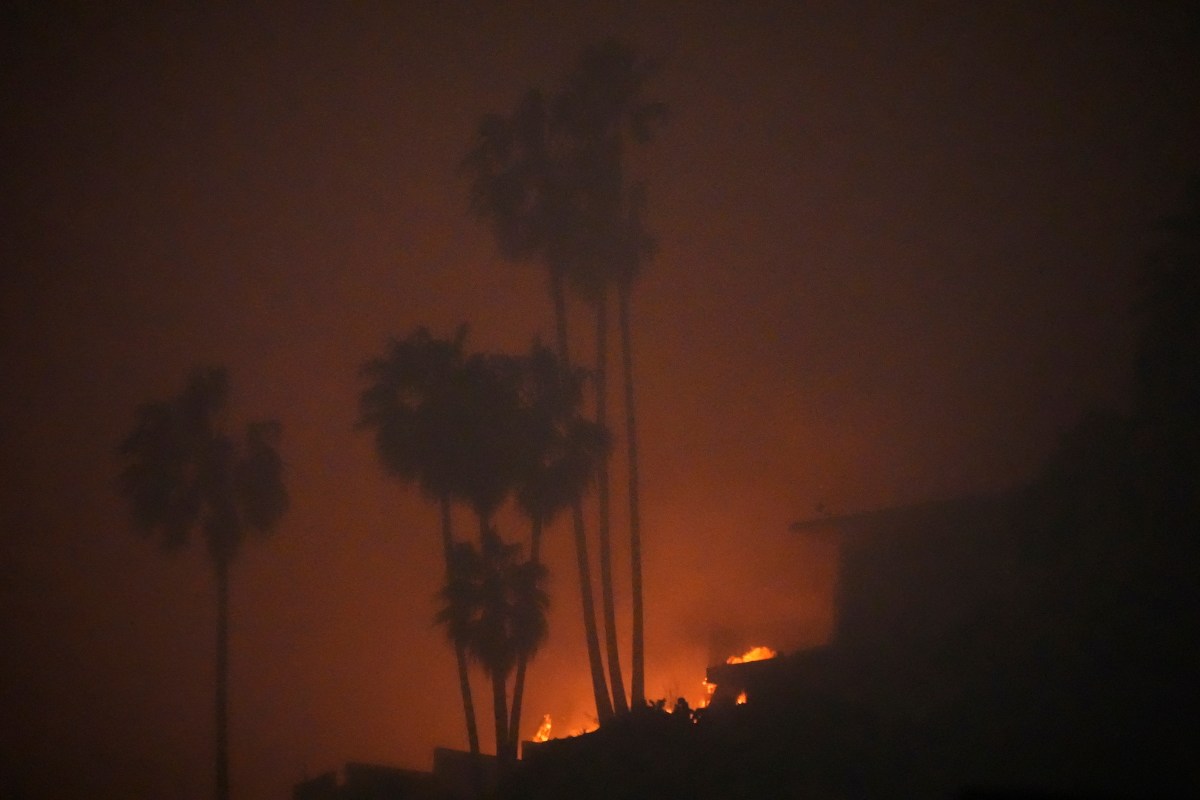 hollywood-hills-wildfire-evacuations