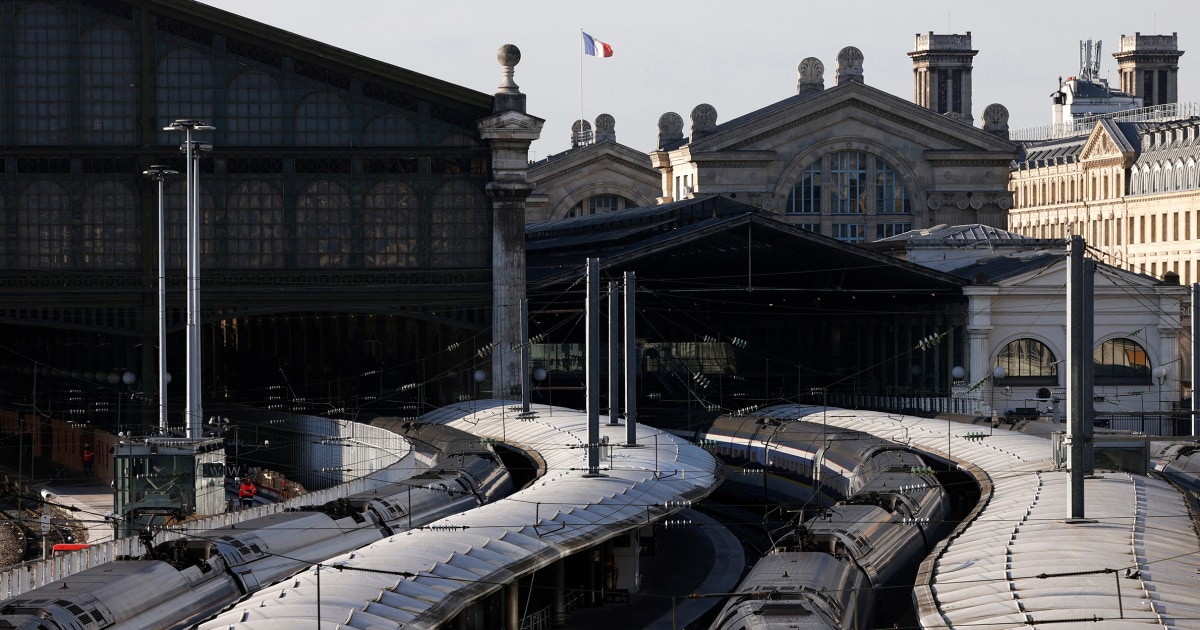 wwii-bomb-paris-train