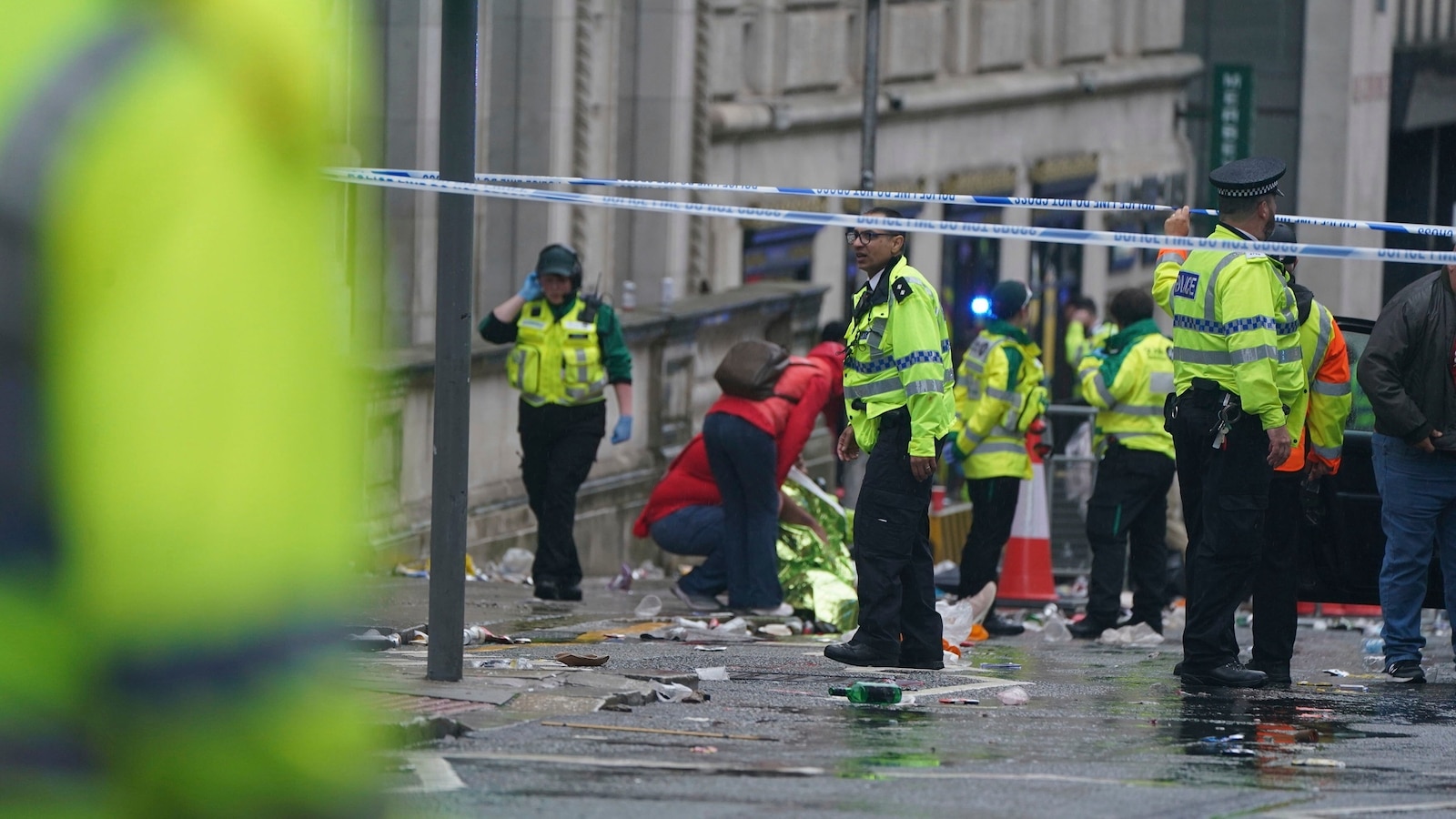 liverpool-victory-parade-vehicle-strike