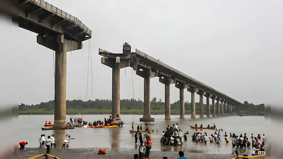 bridge-collapse-india-tragedy