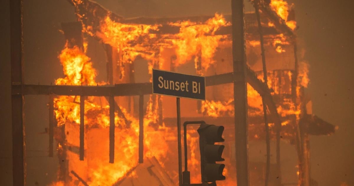 california-wildfires-battle-los-angeles