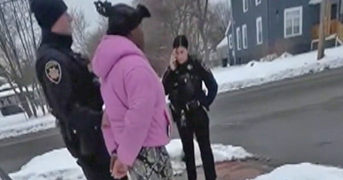 sheriff-deputies-detention-11-year-old