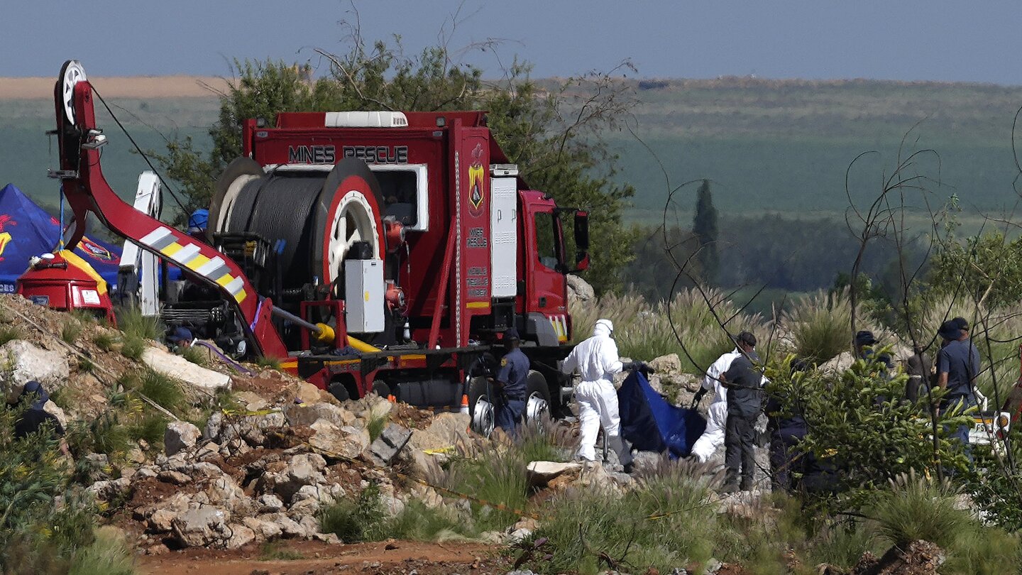 south-africa-miners-trapped