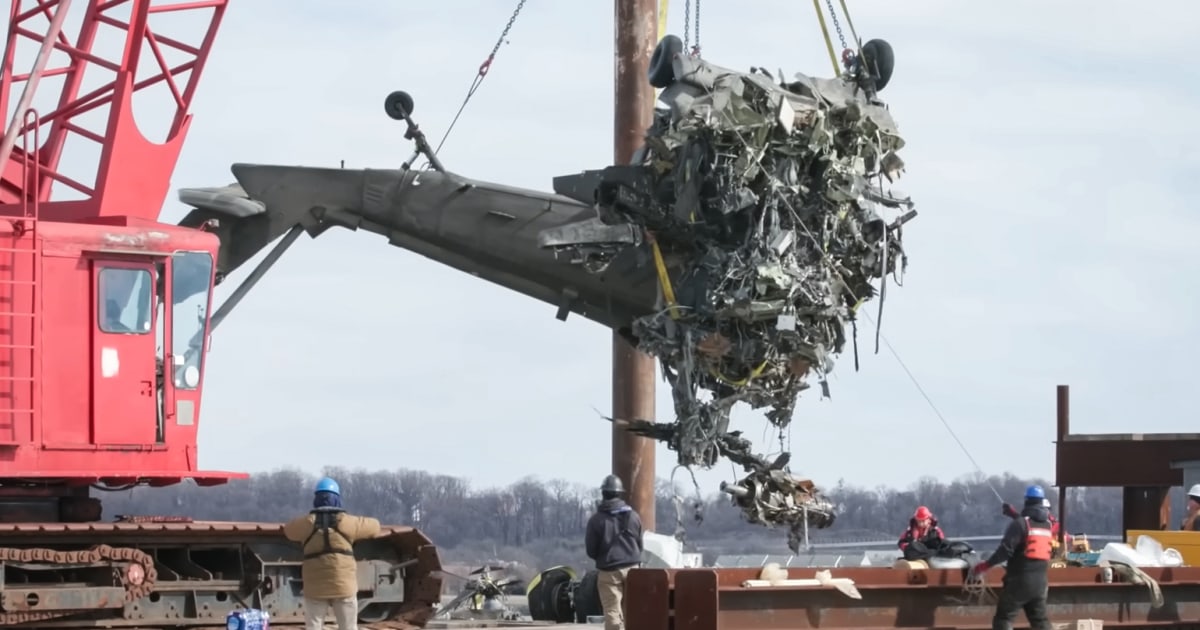 black-hawk-wreckage-potomac