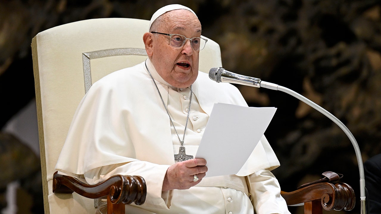 pope-francis-hospital-recovery