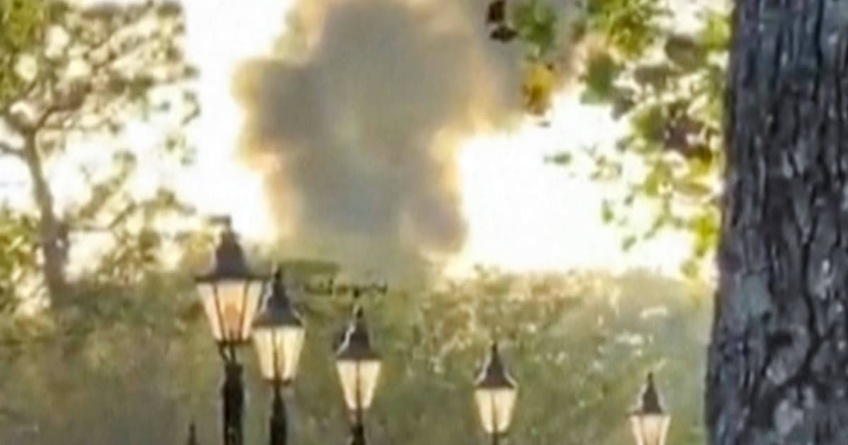 disney-world-smoke-plume