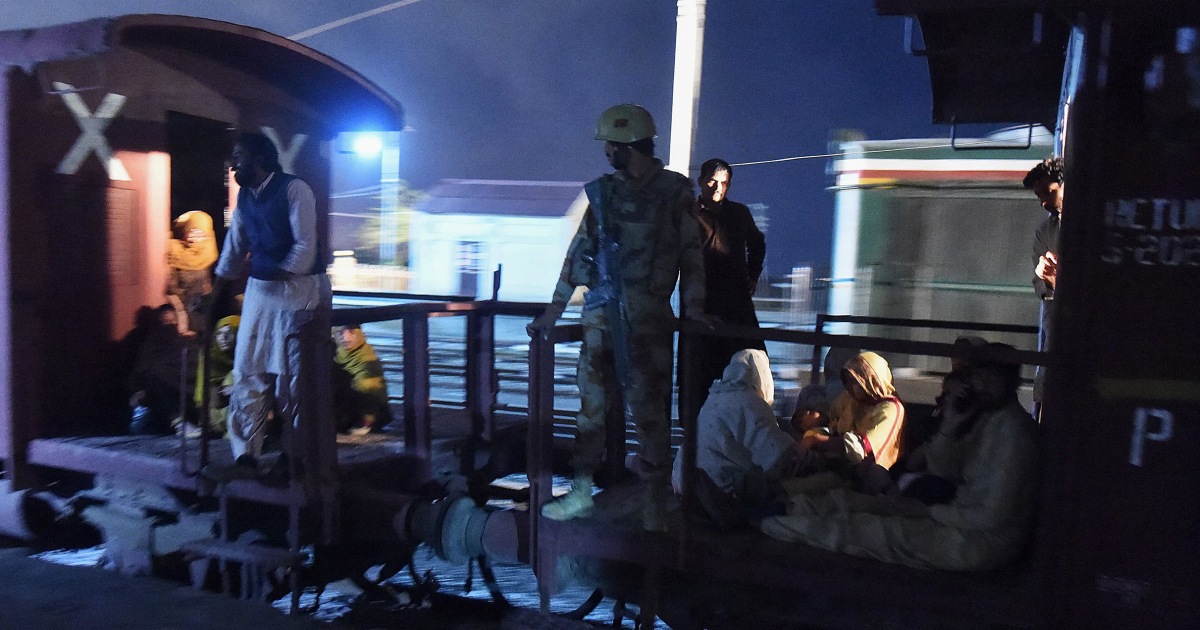 pakistan-hostage-rescue-train