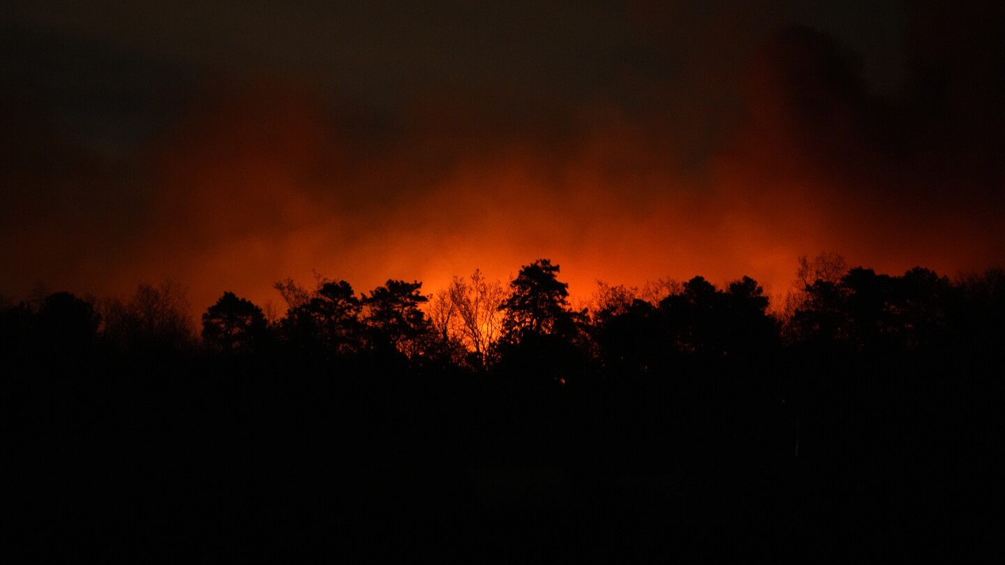 new-jersey-wildfire-evacuations