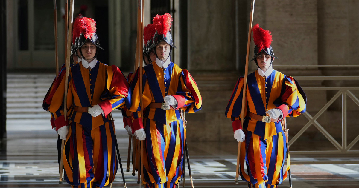 pope-francis-transfer-st-peters-basilica