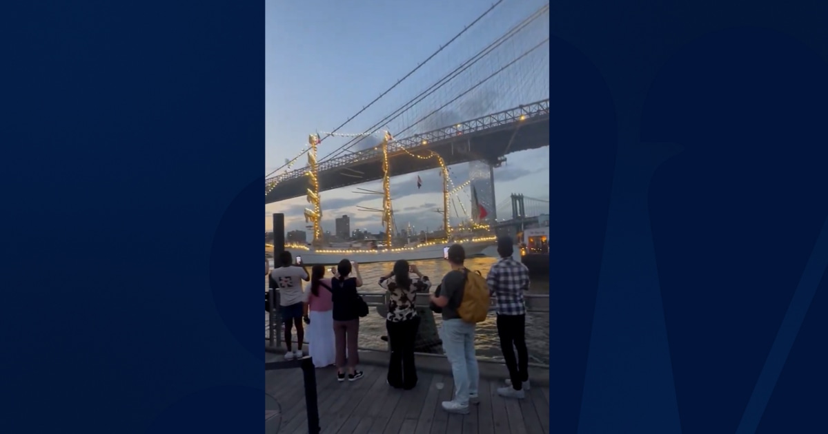 brooklyn-bridge-naval-collision