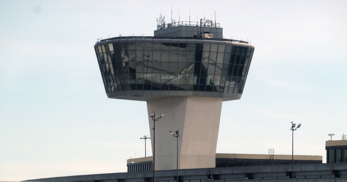 newark-airport-communication-breakdown