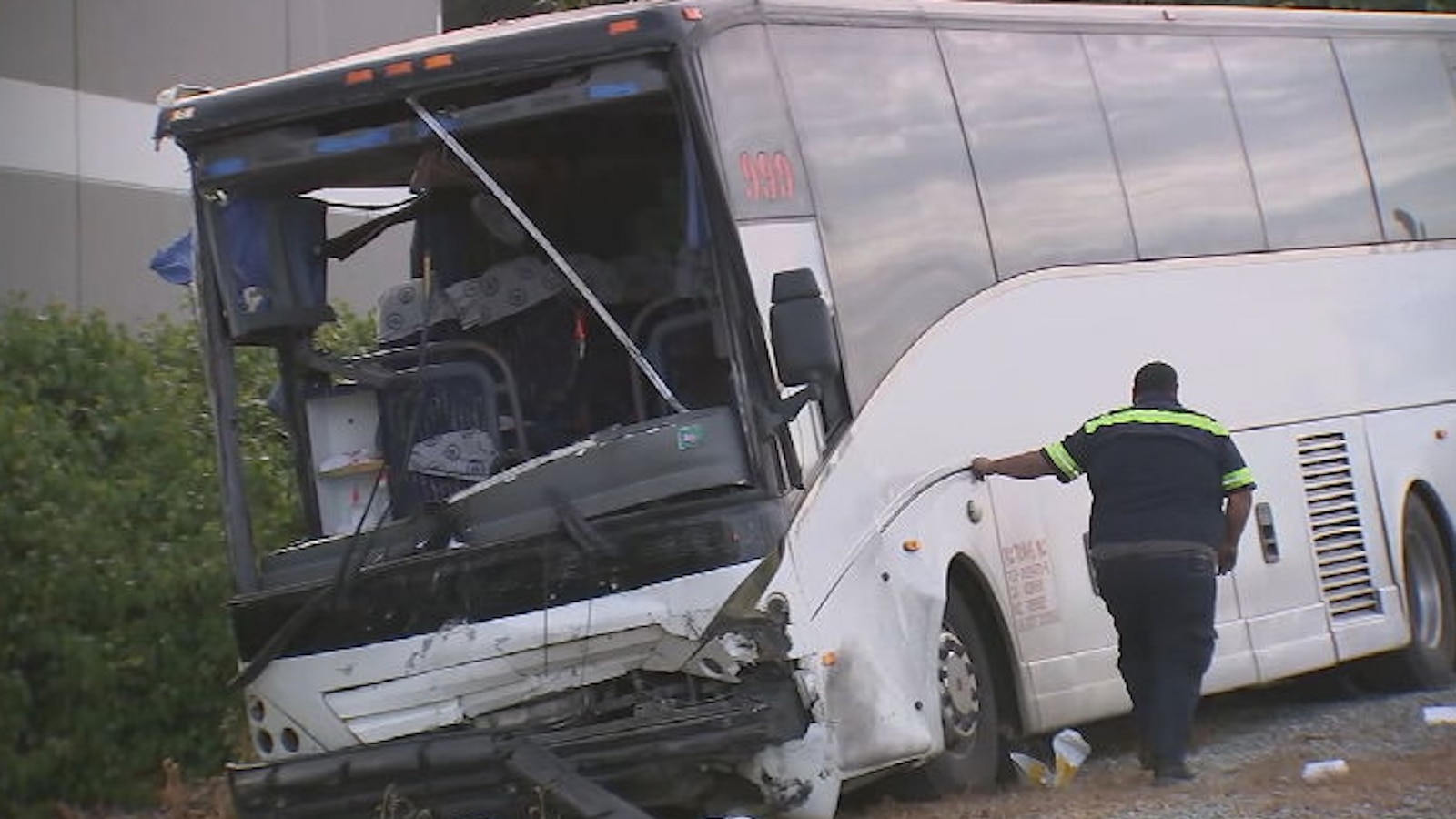 tour-bus-collision-los-angeles